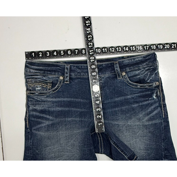 Silver Shorts Womens 16 Blue Fluid Denim Suki Mid Short Distressed Measures 36X7 - Picture 3 of 7